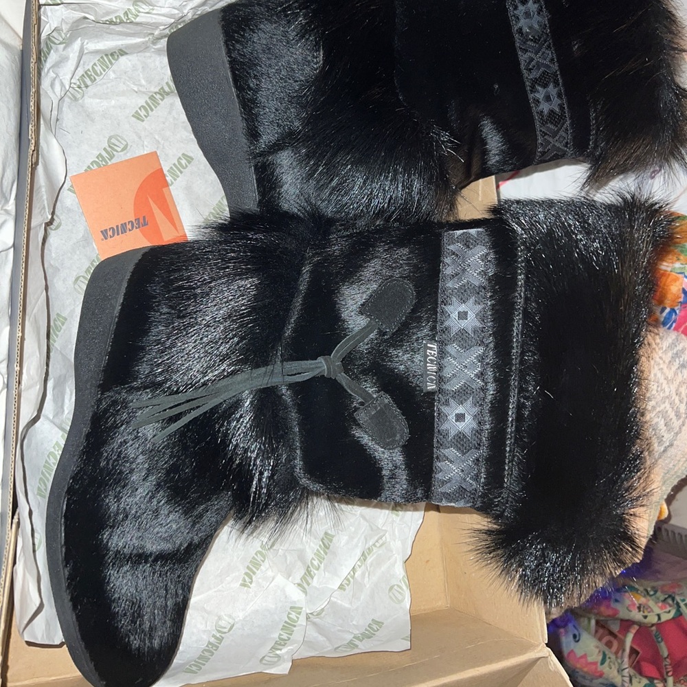 Tecnica goats furr woman’s boot